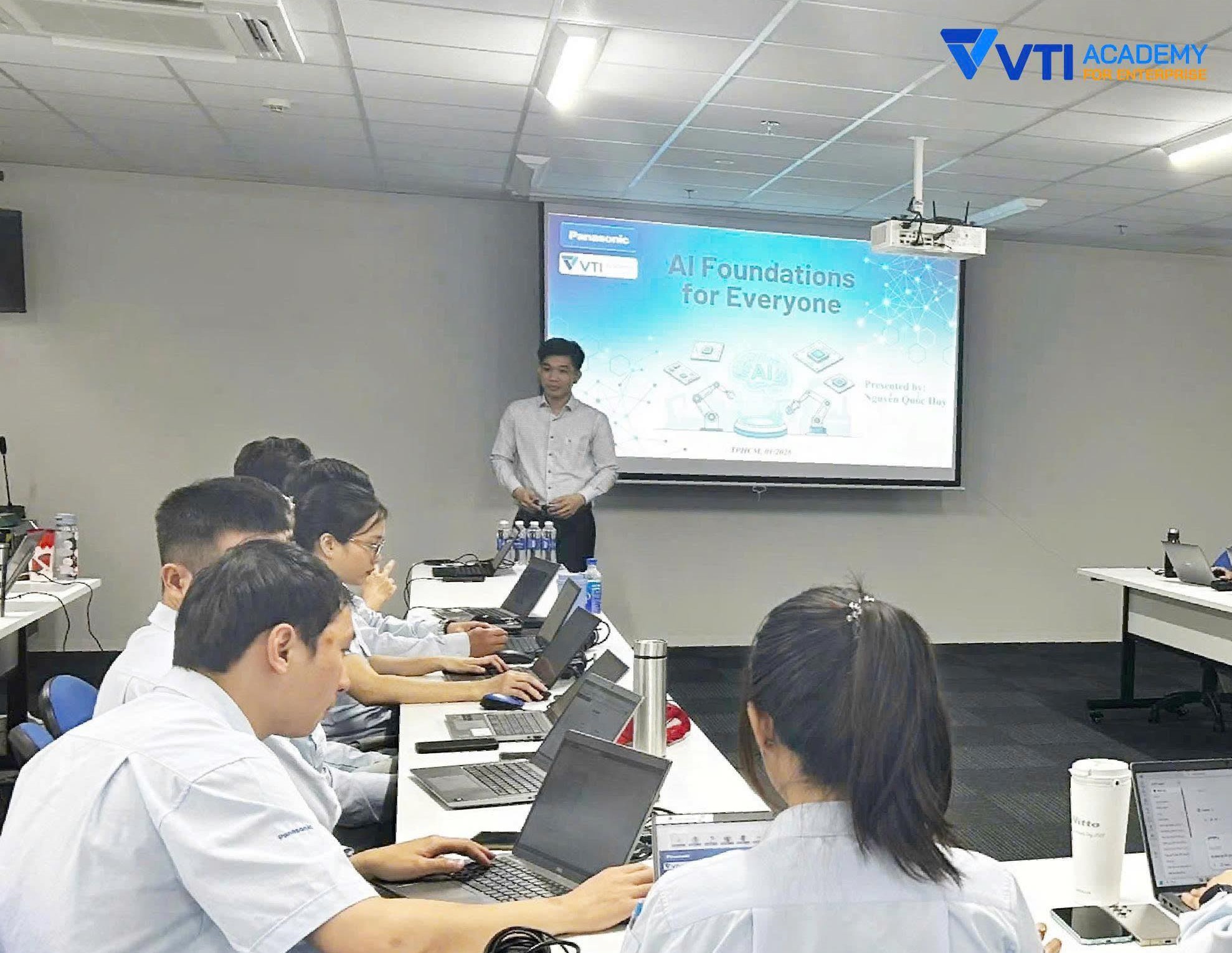 Khóa đào tạo AI Foundations for Everyone