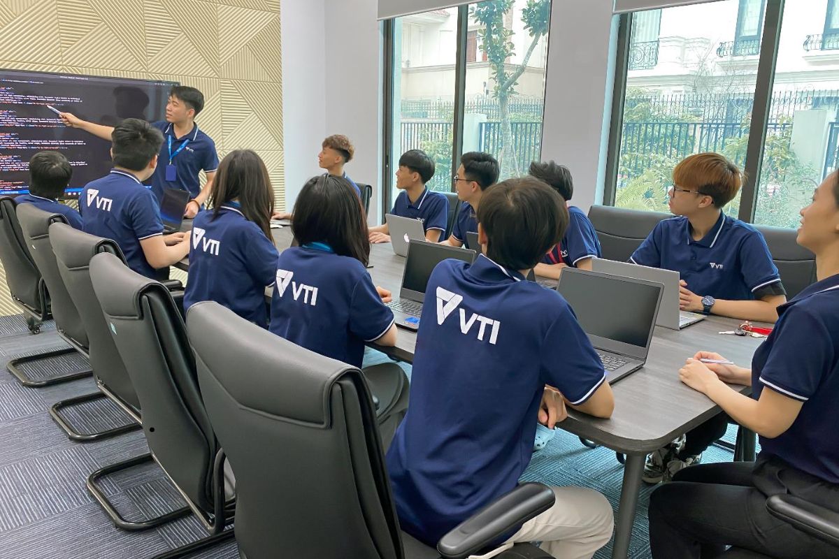 Khoá học đào tạo chuyển đổi số của VTI Academy