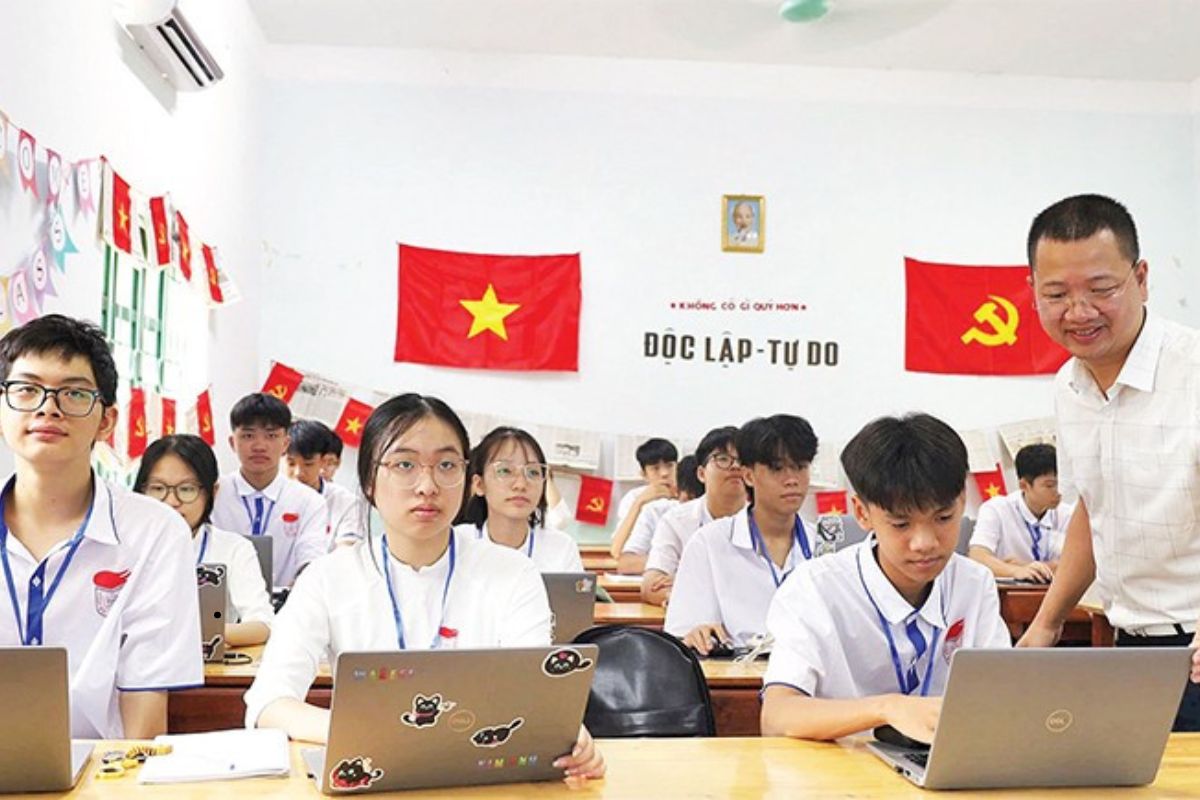 Lợi ích và thách thức khi triển khai chuyển đổi số trong giáo dục